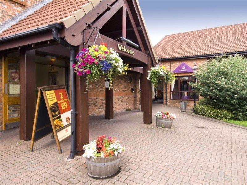 Premier Inn Manchester - Handforth Exterior foto