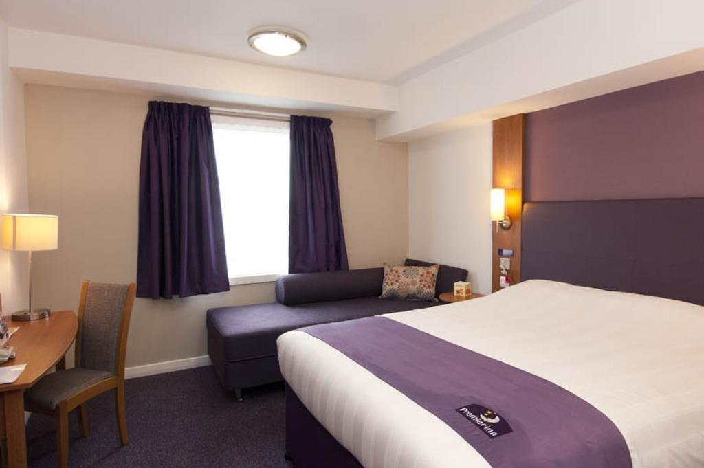 Premier Inn Manchester - Handforth Exterior foto